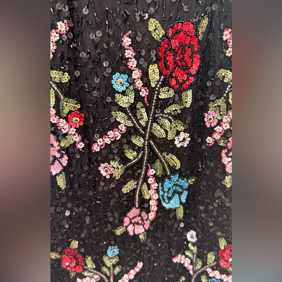 Beaded & sequined embellished floral evening dress by Mac Duggal - Picture 5 of 10